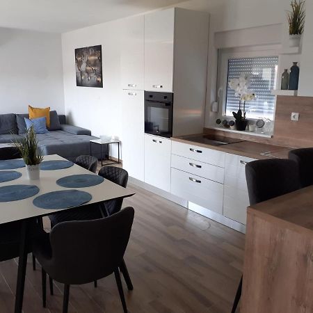 Adria-Appartment-Island-Vir #Sea #Beach #Wifi #Privateparking #Netflix Exterior foto