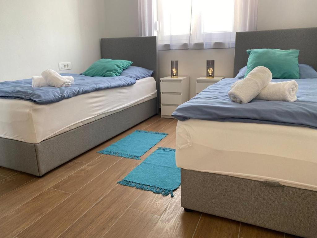 Adria-Appartment-Island-Vir #Sea #Beach #Wifi #Privateparking #Netflix Exterior foto