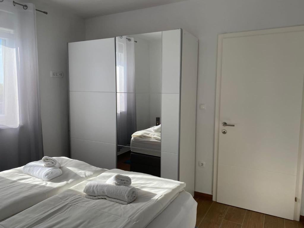 Adria-Appartment-Island-Vir #Sea #Beach #Wifi #Privateparking #Netflix Exterior foto
